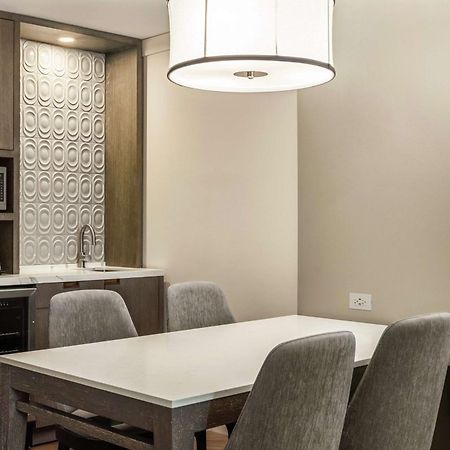 מלון Hilton Grand Vacations Club Chicago Magnificent Mile מראה חיצוני תמונה