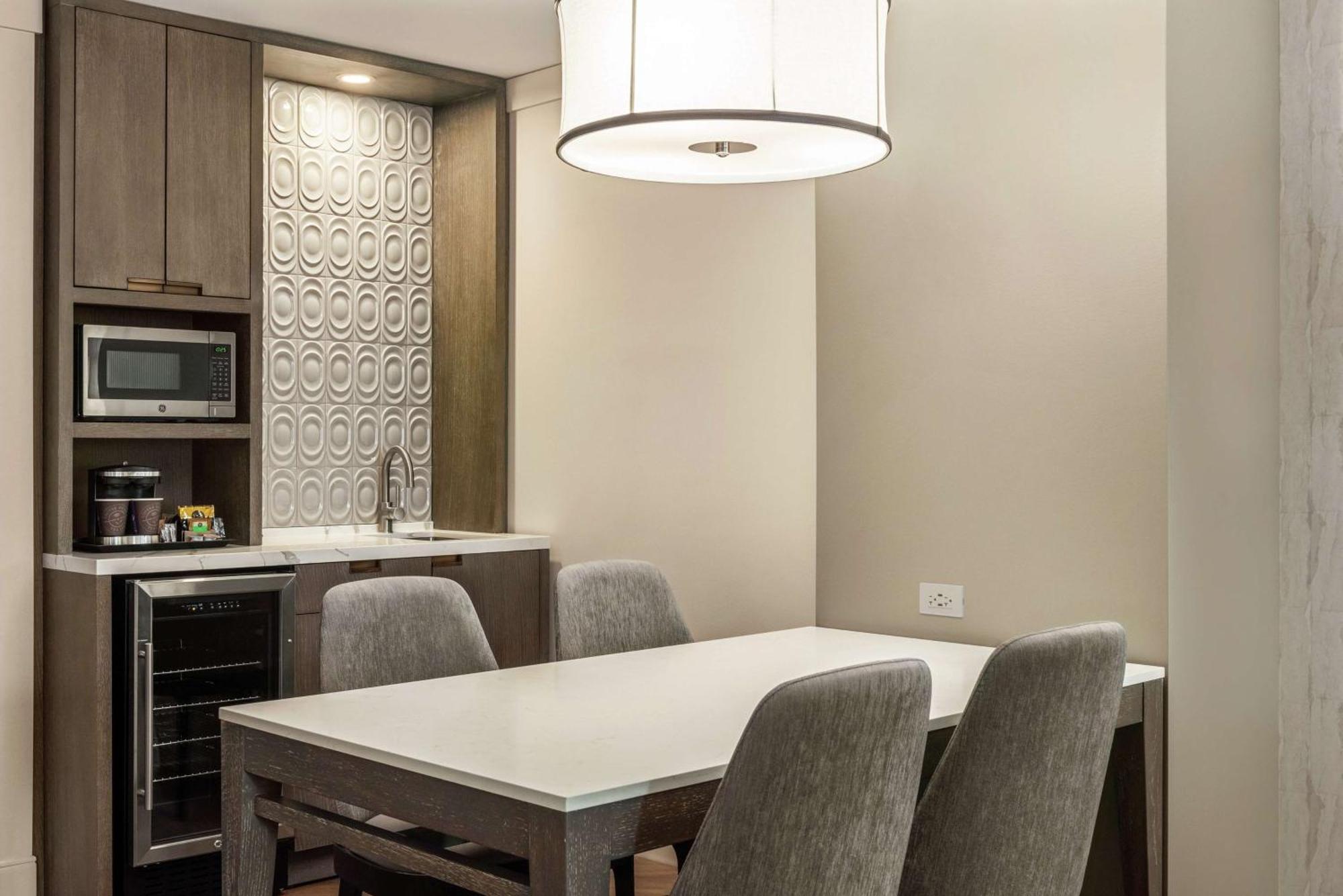 מלון Hilton Grand Vacations Club Chicago Magnificent Mile מראה חיצוני תמונה