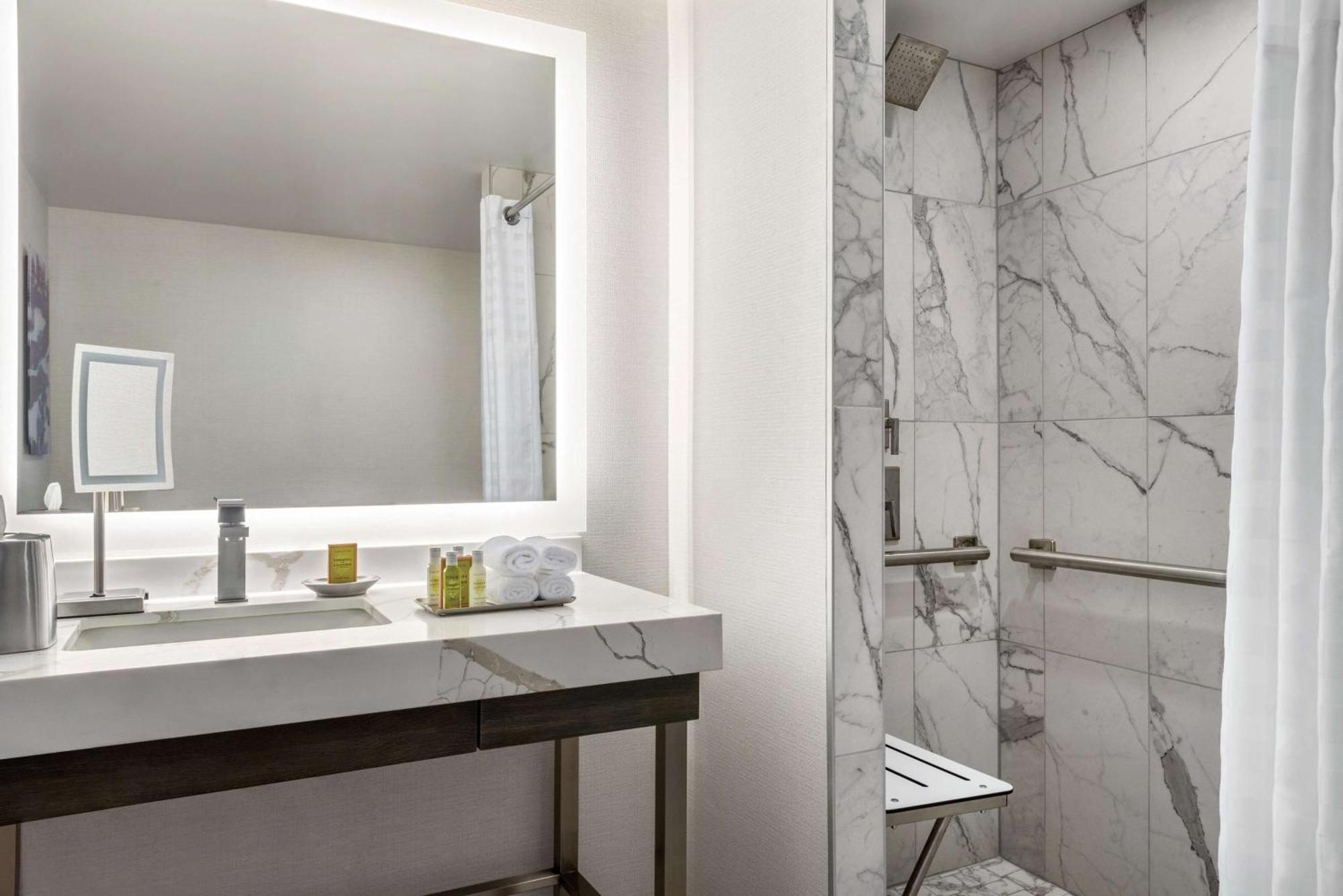 מלון Hilton Grand Vacations Club Chicago Magnificent Mile מראה חיצוני תמונה
